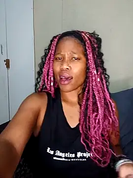 Snapshot of PerfectionBerrie chatting on 12-15-25, 05:28 PerfectionBerrie online show from 12-15-25, 05:28