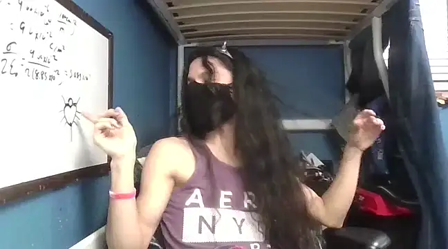 Snapshot of Flappywig chatting on 02-23-25, 07:44 Flappywig online show from 02-23-25, 07:44