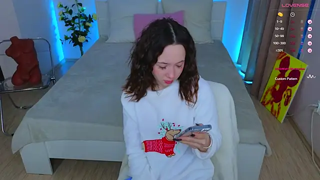 Snapshot of Hayle_Hill chatting on 01-23-25, 05:35 Hayle Hill online show from 01-23-25, 05:35