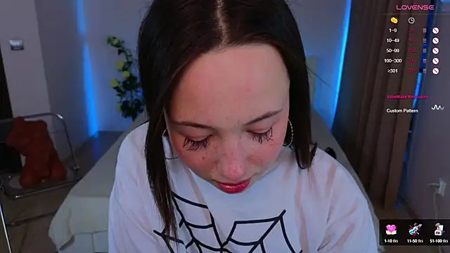 Snapshot of Hayle_Hill chatting on 01-26-25, 05:45 Hayle Hill online show from 01-26-25, 05:45