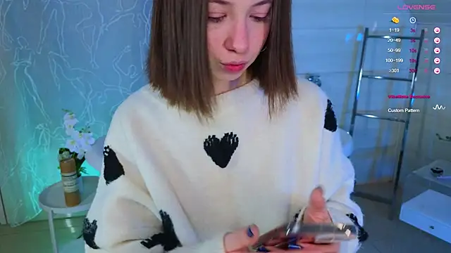 Snapshot of Hayle_Hill chatting on 03-10-25, 02:28 Hayle Hill online show from 03-10-25, 02:28