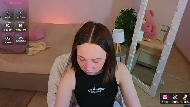 Snapshot of Hayle_Hill chatting on 03-16-25, 02:21 Hayle Hill online show from 03-16-25, 02:21