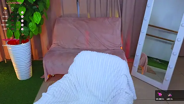 Snapshot of Hayle_Hill chatting on 03-18-25, 02:47 Hayle Hill online show from 03-18-25, 02:47