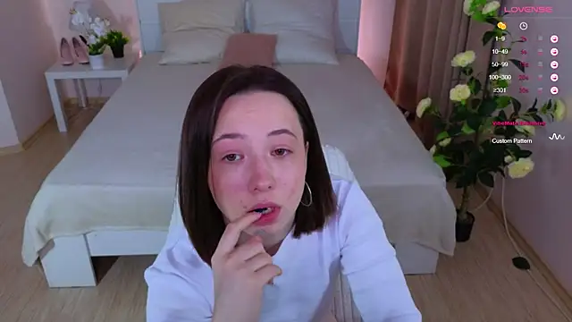 Snapshot of Hayle_Hill chatting on 03-19-25, 12:34 Hayle Hill online show from 03-19-25, 12:34