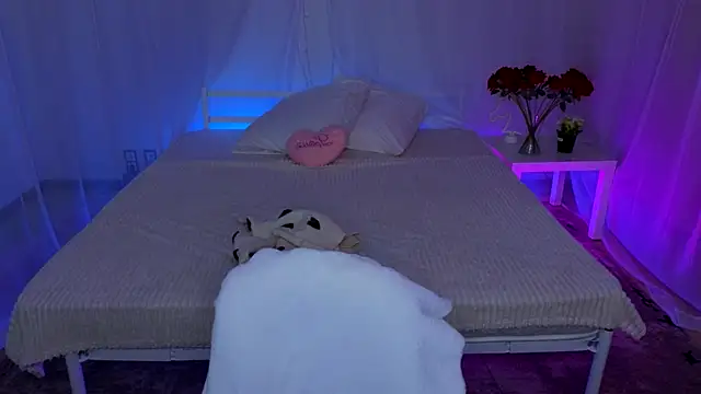 Snapshot of Hayle_Hill chatting on 11-08-25, 04:45 Hayle Hill online show from 11-08-25, 04:45