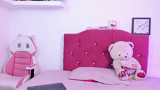 LucianaTomson online show from 01-24-25, 12:20