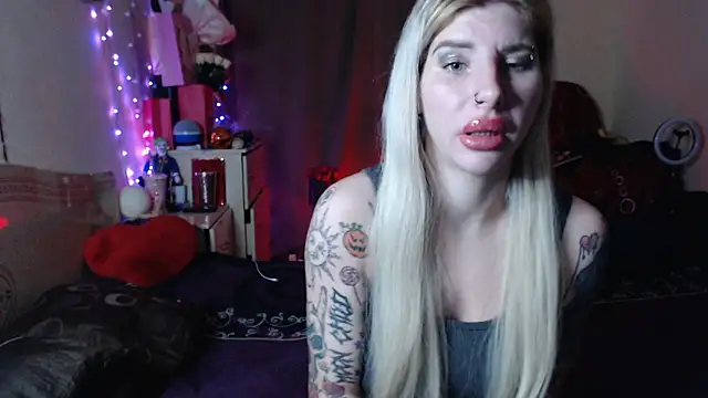 Snapshot of BLACKPeonyy chatting on 10-13-25, 04:56 BLACKPeonyy online show from 10-13-25, 04:56