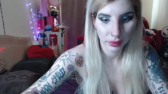 Snapshot of BLACKPeonyy chatting on 10-17-25, 11:13 BLACKPeonyy online show from 10-17-25, 11:13