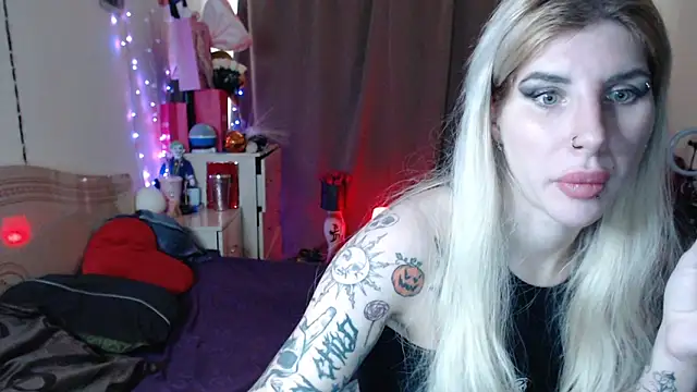Snapshot of BLACKPeonyy chatting on 10-18-25, 07:31 BLACKPeonyy online show from 10-18-25, 07:31