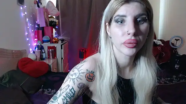 Snapshot of BLACKPeonyy chatting on 10-19-25, 07:31 BLACKPeonyy online show from 10-19-25, 07:31