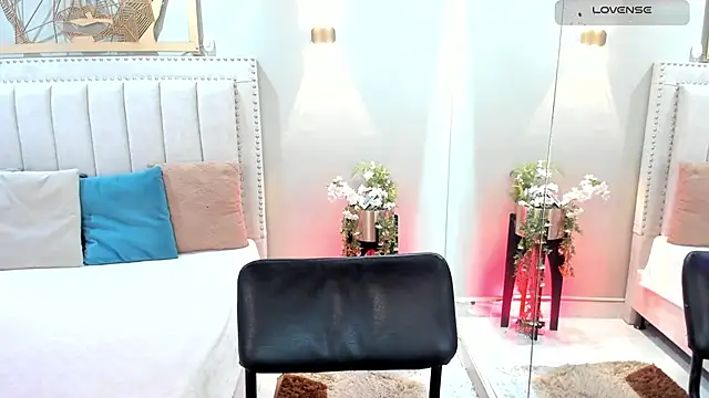  alaiasmile  online show from 04-27-26, 07:23