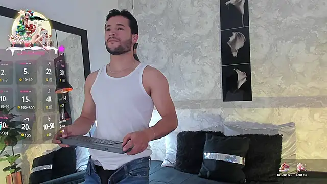 Snapshot of Valentinoford chatting on 01-04-25, 05:48 Valentinoford online show from 01-04-25, 05:48