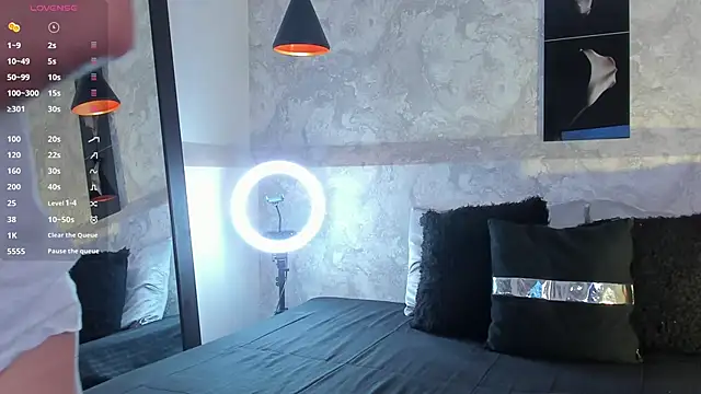 Snapshot of Valentinoford chatting on 01-07-25, 06:16 Valentinoford online show from 01-07-25, 06:16