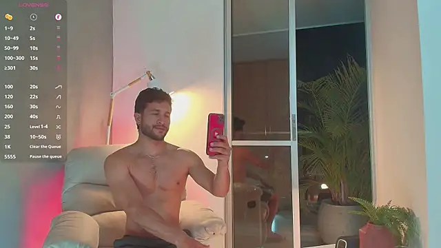 Snapshot of Valentinoford chatting on 01-25-25, 05:29 Valentinoford online show from 01-25-25, 05:29