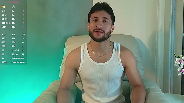 Snapshot of Valentinoford chatting on 02-12-25, 12:05 Valentinoford online show from 02-12-25, 12:05