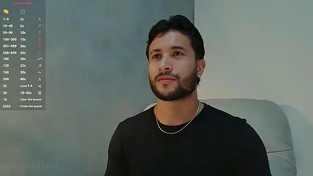 Snapshot of Valentinoford chatting on 03-18-25, 03:31 Valentinoford online show from 03-18-25, 03:31