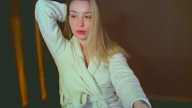 Snapshot of mia_raspberrie chatting on 12-08-24, 08:15 mia raspberrie online show from 12-08-24, 08:15