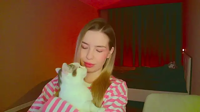 Snapshot of mia_raspberrie chatting on 03-01-25, 03:43 mia raspberrie online show from 03-01-25, 03:43