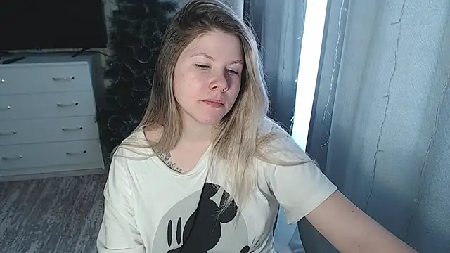 Snapshot of MelissaXKinky chatting on 01-27-25, 06:41 MelissaXKinky online show from 01-27-25, 06:41