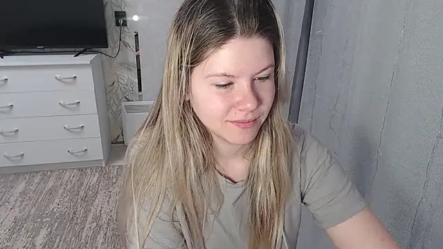 Snapshot of MelissaXKinky chatting on 02-05-25, 02:19 MelissaXKinky online show from 02-05-25, 02:19