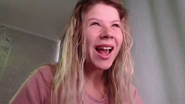 Snapshot of MelissaXKinky chatting on 09-14-25, 01:49 MelissaXKinky online show from 09-14-25, 01:49