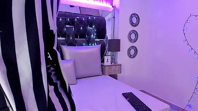 Charlotte Myers online show from 02-24-25, 11:43