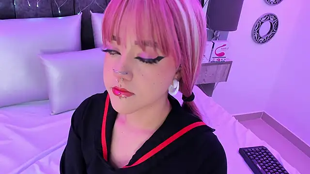 Charlotte Myers online show from 03-13-25, 06:01