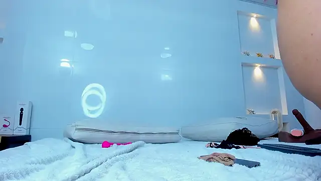 Dalia-Prada online show from 12-20-25, 05:25