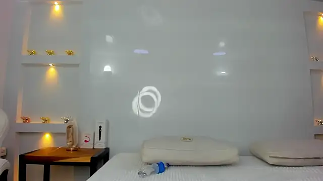 Dalia-Prada online show from 12-22-25, 04:31