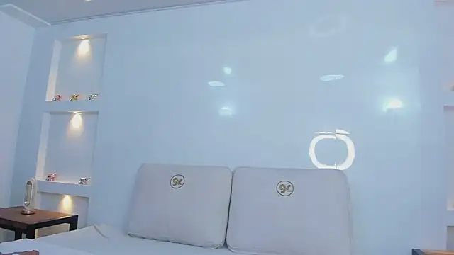 Snapshot of Dalia-Prada chatting on 06-18-26, 04:35 Dalia-Prada online show from 06-18-26, 04:35
