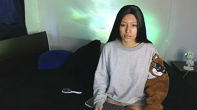 Snapshot of tony_and_sophia chatting on 12-13-24, 11:02 tony and sophia online show from 12-13-24, 11:02