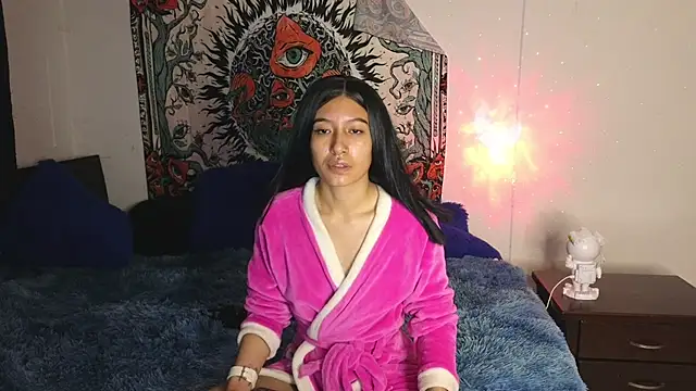 Snapshot of tony_and_sophia chatting on 01-24-25, 11:04 tony and sophia online show from 01-24-25, 11:04