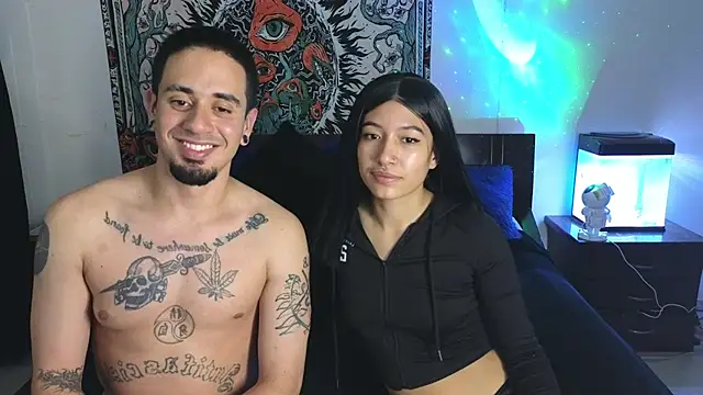 Snapshot of tony_and_sophia chatting on 01-31-25, 02:04 tony and sophia online show from 01-31-25, 02:04