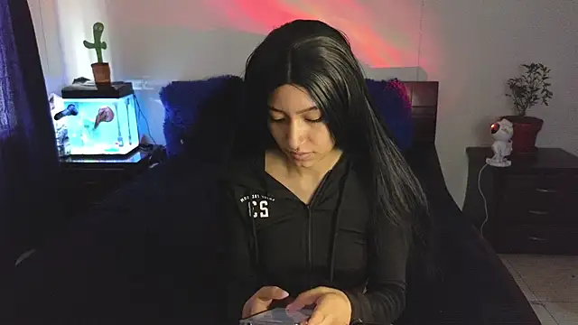 Snapshot of tony_and_sophia chatting on 02-28-25, 02:20 tony and sophia online show from 02-28-25, 02:20