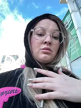 Teya moon  online show from 01-14-26, 11:05