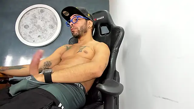 Bryan Bronx online show from 02-05-25, 03:20