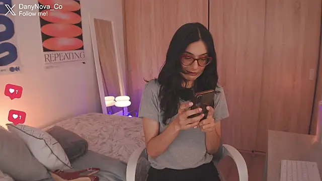 Snapshot of DanyNova_Co chatting on 06-16-26, 09:17 DanyNova Co online show from 06-16-26, 09:17
