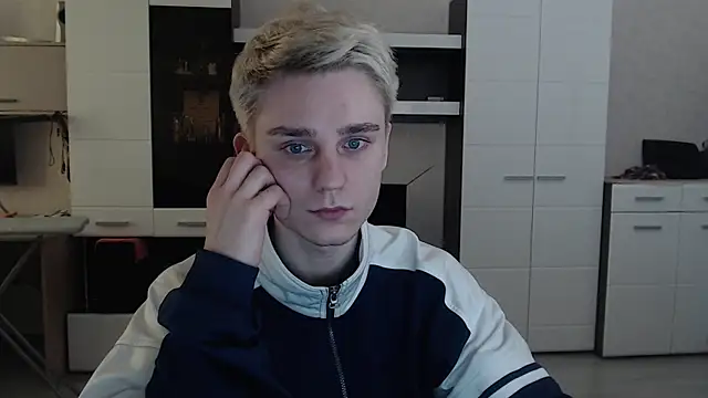 angryzan online show from 03-18-25, 07:19