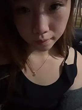 Snapshot of linko12334 chatting on 01-05-25, 01:15 linko12334 online show from 01-05-25, 01:15