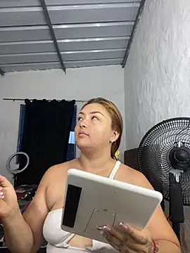 Snapshot of Sofia_Queen17 chatting on 10-05-25, 10:24 Sofia Queen17 online show from 10-05-25, 10:24