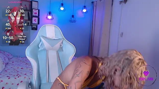 Snapshot of Peggy_Funn chatting on 12-21-24, 01:58 Peggy Funn online show from 12-21-24, 01:58