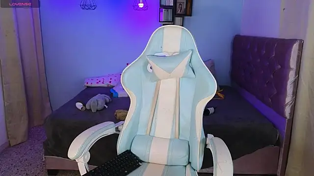 Snapshot of Peggy_Funn chatting on 01-13-25, 02:28 Peggy Funn online show from 01-13-25, 02:28