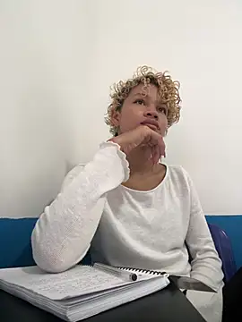 Snapshot of Peggy_Funn chatting on 01-15-25, 03:18 Peggy Funn online show from 01-15-25, 03:18