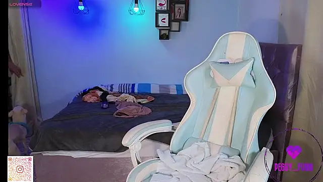 Snapshot of Peggy_Funn chatting on 01-22-25, 12:16 Peggy Funn online show from 01-22-25, 12:16