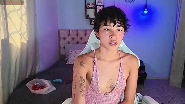 Snapshot of Peggy_Funn chatting on 02-25-25, 06:31 Peggy Funn online show from 02-25-25, 06:31