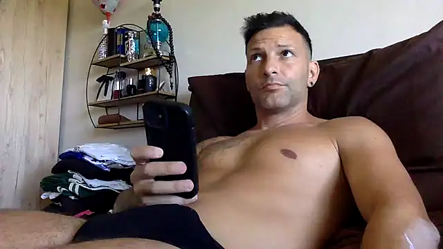 Snapshot of goroasroma90 chatting on 06-09-26, 11:00 goroasroma90 online show from 06-09-26, 11:00