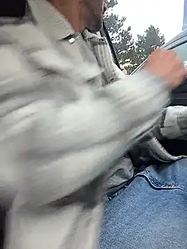 Zeefy online show from 12-18-25, 01:39