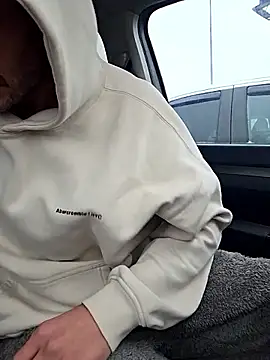 Snapshot of Zeefy chatting on 02-16-26, 09:05 Zeefy online show from 02-16-26, 09:05