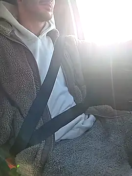 Snapshot of Zeefy chatting on 03-10-26, 07:24 Zeefy online show from 03-10-26, 07:24