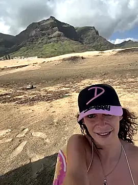 therealbeverlycious online show from 10-03-25, 10:56